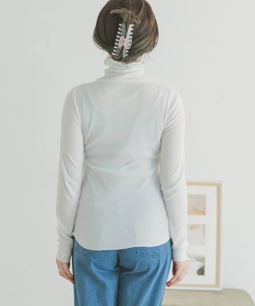 ITEMS URBANRESEARCH（アイテムズ アーバンリサーチ）の「『UR GREEN』タートルネックリブトップス（Tシャツ/カットソー・レディース・ブラック/オレンジ/グリーン/ホワイト・FREE）」の10枚目の写真