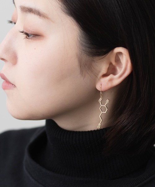 D&G モチーフ ファッションピアス(両耳用) D&G モチーフ ファッションピアス(両耳用)