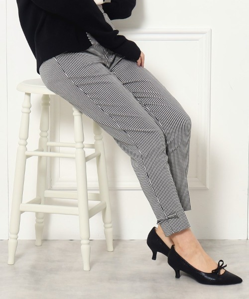 couture brooch（クチュールブローチ）の「【ラクチンきれい見えパンツ】リボンハイパーストレッチパンツ（その他パンツ・レディース・ネイビー/ブラック系1/ライトグレー/ブラック/ダークオリーブ/ブラック系7/ネイビー系・36/38/42/34/40）」の4枚目の写真