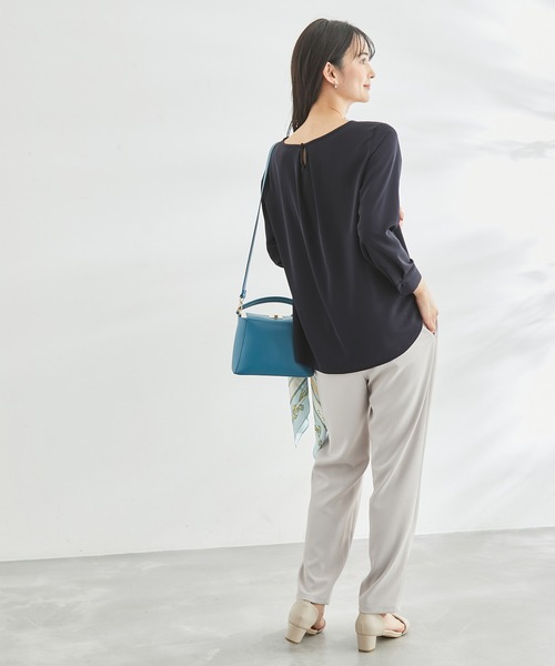 ROPE' PICNIC（ロペピクニック）の「白からの解放！多機能ブラウス/フロントタックゴールドバー付きブラウス（シャツ/ブラウス・レディース・ネイビー/ベージュ系その他/ホワイト・38）」の13枚目の写真