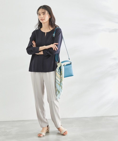 ROPE' PICNIC（ロペピクニック）の「白からの解放！多機能ブラウス/フロントタックゴールドバー付きブラウス（シャツ/ブラウス・レディース・ネイビー/ベージュ系その他/ホワイト・38）」の15枚目の写真