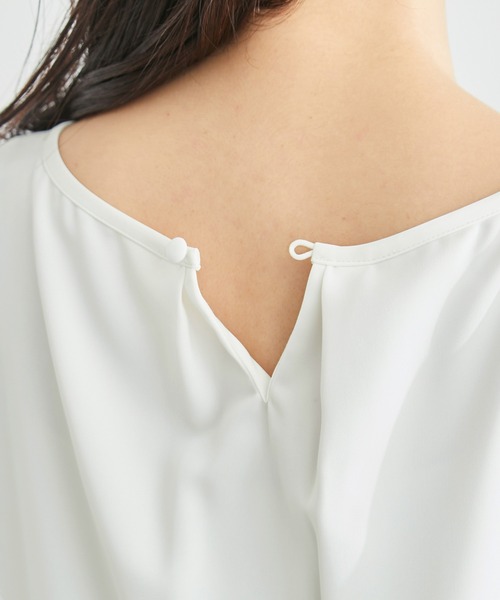 ROPE' PICNIC（ロペピクニック）の「白からの解放！多機能ブラウス/フロントタックゴールドバー付きブラウス（シャツ/ブラウス・レディース・ネイビー/ベージュ系その他/ホワイト・38）」の20枚目の写真