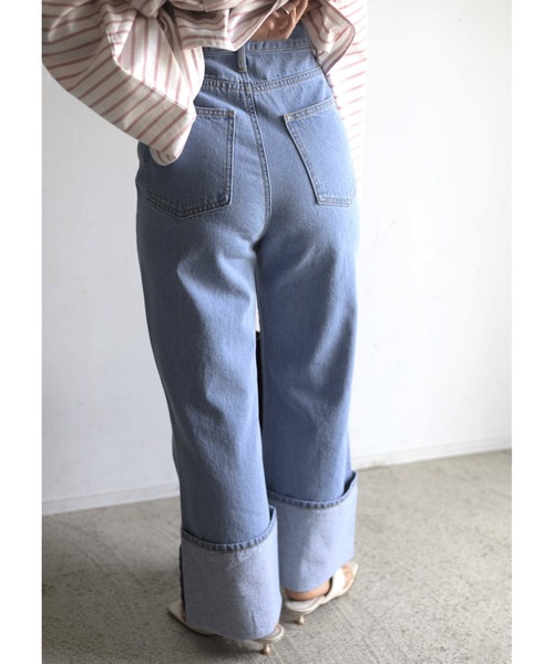 Yucca(ユッカ)の「ロールアップデニムパンツ (MEKKE 低身長向け)(デニムパンツ・レディース・サックスブルー/ネイビー・X-SMALL/SMALL)」の8枚目の写真