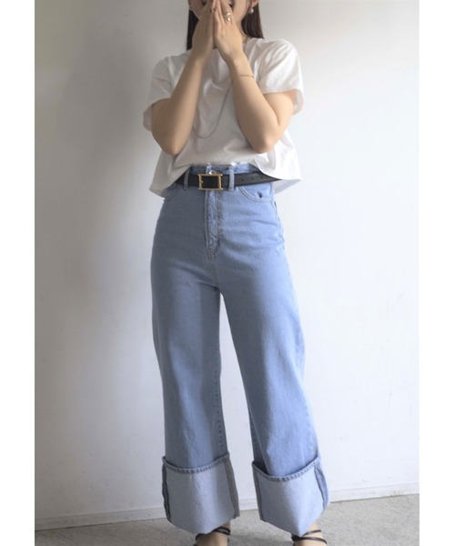 Yucca(ユッカ)の「ロールアップデニムパンツ (MEKKE 低身長向け)(デニムパンツ・レディース・サックスブルー/ネイビー・X-SMALL/SMALL)」の4枚目の写真