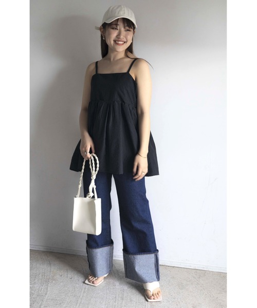 Yucca(ユッカ)の「ロールアップデニムパンツ (MEKKE 低身長向け)(デニムパンツ・レディース・サックスブルー/ネイビー・X-SMALL/SMALL)」の11枚目の写真