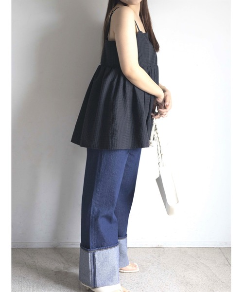 Yucca(ユッカ)の「ロールアップデニムパンツ (MEKKE 低身長向け)(デニムパンツ・レディース・サックスブルー/ネイビー・X-SMALL/SMALL)」の12枚目の写真