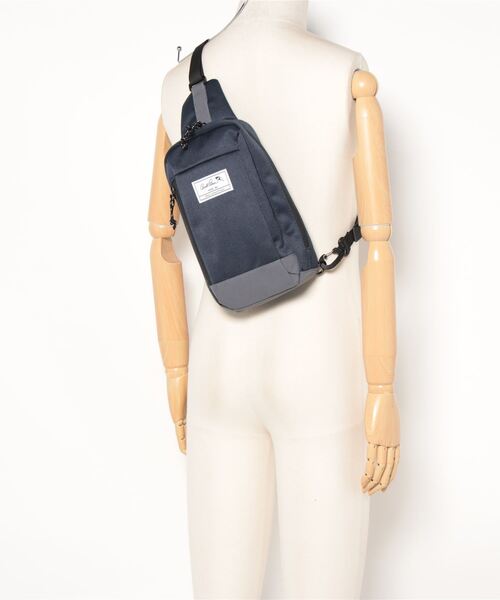 Arnold Palmer（アーノルドパーマー）の「撥水 コンビ ショルダーバッグ（ショルダーバッグ・レディース・カーキ/ネイビー/ブラック・F）」の8枚目の写真