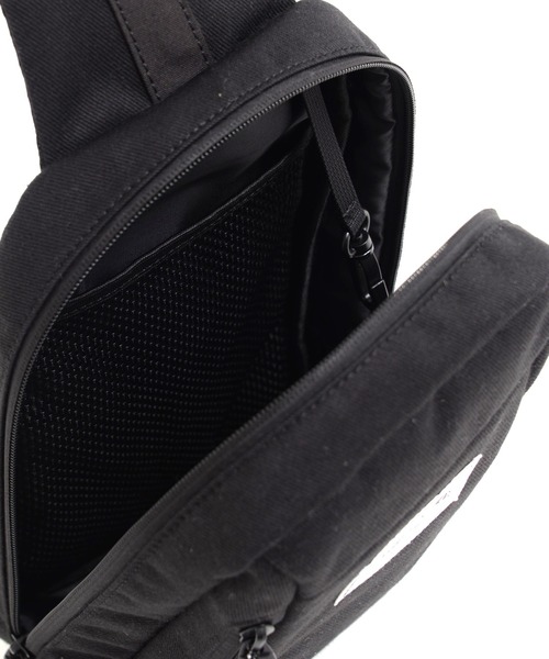 Arnold Palmer（アーノルドパーマー）の「撥水 コンビ ショルダーバッグ（ショルダーバッグ・レディース・カーキ/ネイビー/ブラック・F）」の14枚目の写真