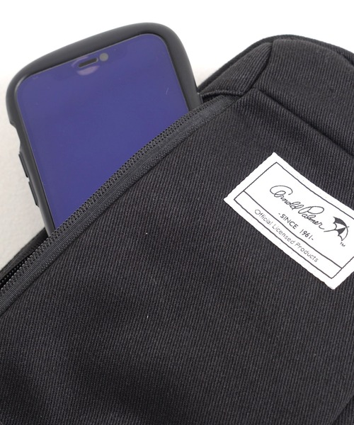 Arnold Palmer（アーノルドパーマー）の「撥水 コンビ ショルダーバッグ（ショルダーバッグ・レディース・カーキ/ネイビー/ブラック・F）」の15枚目の写真