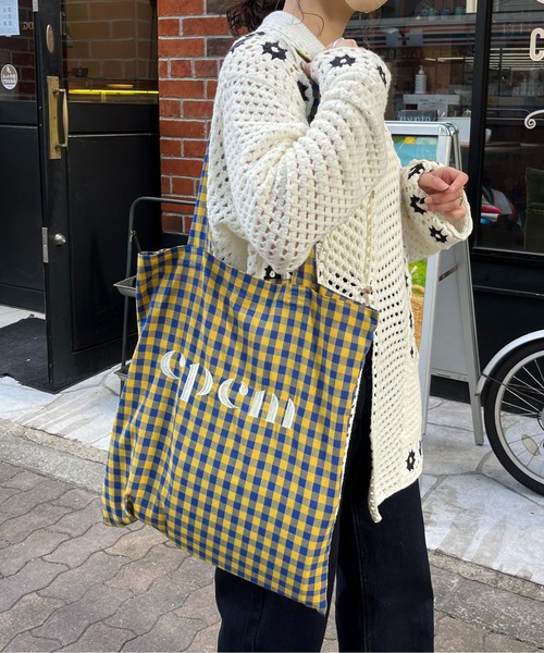 CPCM（シーピーシーエム）の「23SSカラーロゴトートバッグ（トートバッグ・レディース・グリーン/イエロー/ブラック/アイボリー・FREE）」の15枚目の写真