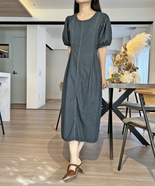 Jewelobe(ジュエローブ)の「ボリュームスリーブウエストマークフレアデニムワンピース(ワンピース・レディース・ブルー/ネイビー・FREE)」の10枚目の写真