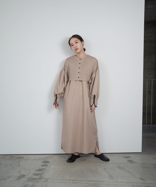 lawgy(ラウジー)の「pin tuck vest shirt op(ワンピース・レディース・ベージュ/ホワイト・FREE)」の10枚目の写真
