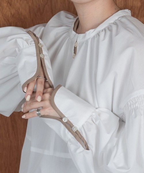 lawgy(ラウジー)の「pin tuck vest shirt op(ワンピース・レディース・ベージュ/ホワイト・FREE)」の4枚目の写真