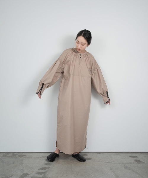lawgy(ラウジー)の「pin tuck vest shirt op(ワンピース・レディース・ベージュ/ホワイト・FREE)」の17枚目の写真
