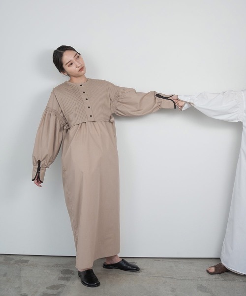 lawgy(ラウジー)の「pin tuck vest shirt op(ワンピース・レディース・ベージュ/ホワイト・FREE)」の7枚目の写真