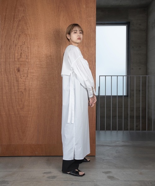lawgy(ラウジー)の「pin tuck vest shirt op(ワンピース・レディース・ベージュ/ホワイト・FREE)」の3枚目の写真