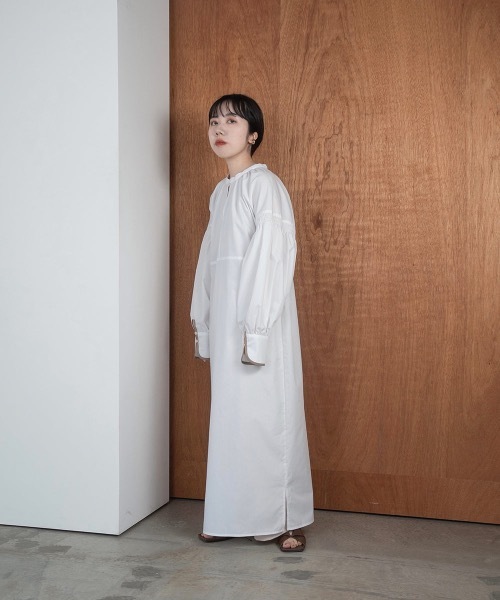 lawgy(ラウジー)の「pin tuck vest shirt op(ワンピース・レディース・ベージュ/ホワイト・FREE)」の22枚目の写真