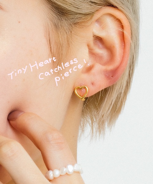 whim(ウィム)の「Tiny Heart Catchless Pierce-ハートキャッチレスピアス-(ピアス(両耳用)・レディース・シルバー/ゴールド・FREE)」の5枚目の写真