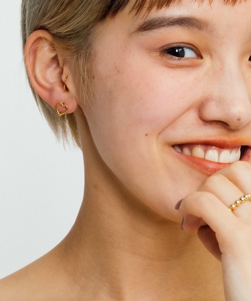 whim(ウィム)の「Tiny Heart Catchless Pierce-ハートキャッチレスピアス-(ピアス(両耳用)・レディース・シルバー/ゴールド・FREE)」の12枚目の写真