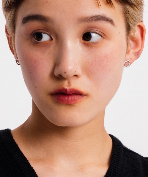 whim(ウィム)の「Tiny Heart Catchless Pierce-ハートキャッチレスピアス-(ピアス(両耳用)・レディース・シルバー/ゴールド・FREE)」の11枚目の写真