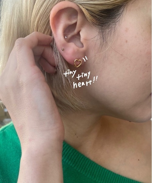whim(ウィム)の「Tiny Heart Catchless Pierce-ハートキャッチレスピアス-(ピアス(両耳用)・レディース・シルバー/ゴールド・FREE)」の4枚目の写真