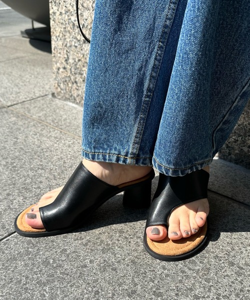DouDou（ドゥドゥ）の「【WEB限定】ラウンドヒールトングサンダル（サンダル・レディース・ベージュ/ブラック/アイボリー・M/L）」の3枚目の写真