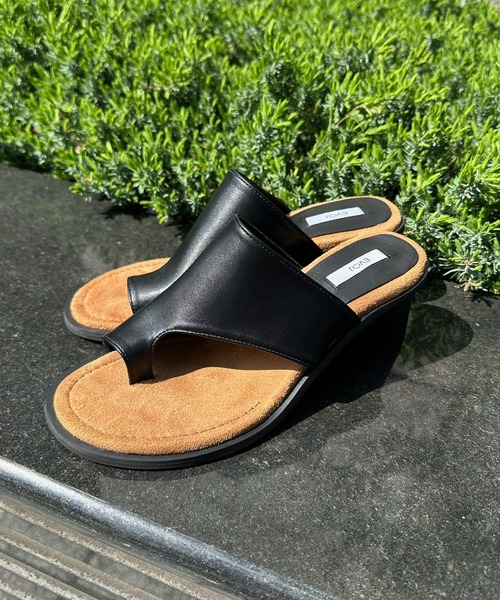 DouDou（ドゥドゥ）の「【WEB限定】ラウンドヒールトングサンダル（サンダル・レディース・ベージュ/ブラック/アイボリー・M/L）」の5枚目の写真