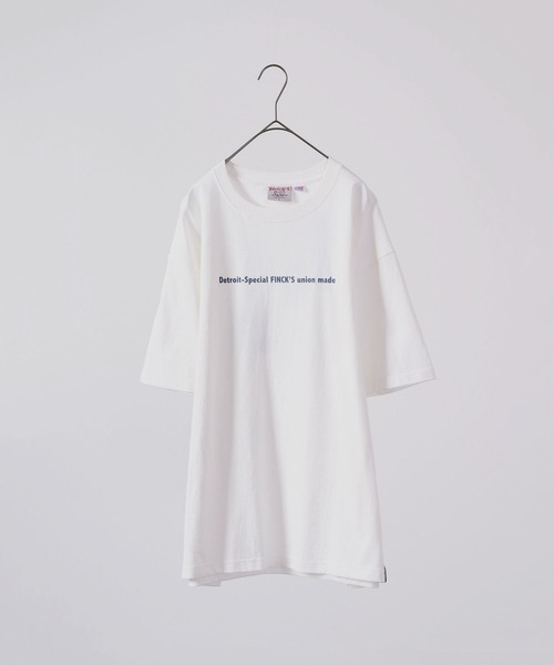FUNALIVE(ファンアライブ)の「FINCK'S イラスト柄 オーバーサイズ半袖Tシャツ(Tシャツ/カットソー・メンズ・ホワイト系その他3/グリーン/ホワイト系その他/グレー系その他2/グレー系その他3/ラベンダー/サンドベージュ/グレー系その他/チャコールグレー/オフホワイト/ホワイト系その他2/サックスブルー・XL/L/M)」の13枚目の写真