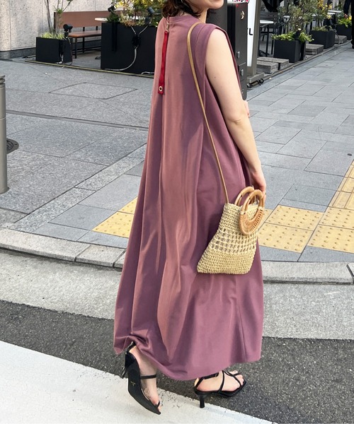 Chez toi（シェトワ）の「ショルダータックカットワンピース（ワンピース・レディース・カーキ/ブラック/ピンク/グレイッシュベージュ・FREE）」の4枚目の写真