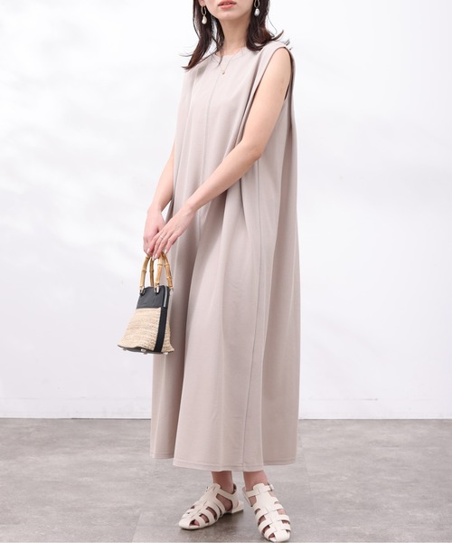 Chez toi（シェトワ）の「ショルダータックカットワンピース（ワンピース・レディース・カーキ/ブラック/ピンク/グレイッシュベージュ・FREE）」の3枚目の写真