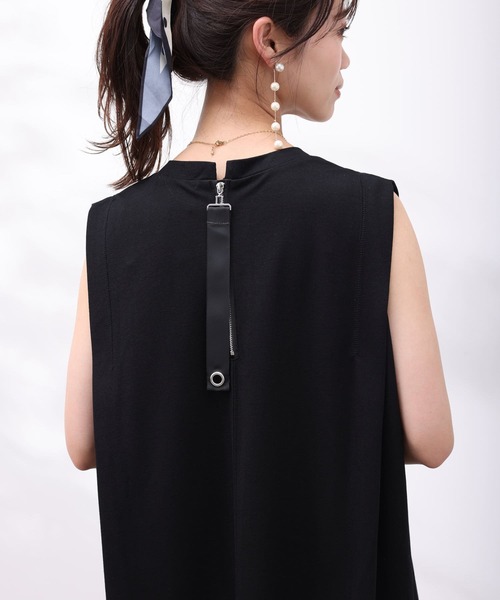 Chez toi（シェトワ）の「ショルダータックカットワンピース（ワンピース・レディース・カーキ/ブラック/ピンク/グレイッシュベージュ・FREE）」の2枚目の写真