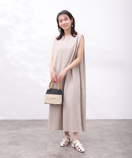 Chez toi（シェトワ）の「ショルダータックカットワンピース（ワンピース・レディース・カーキ/ブラック/ピンク/グレイッシュベージュ・FREE）」の7枚目の写真