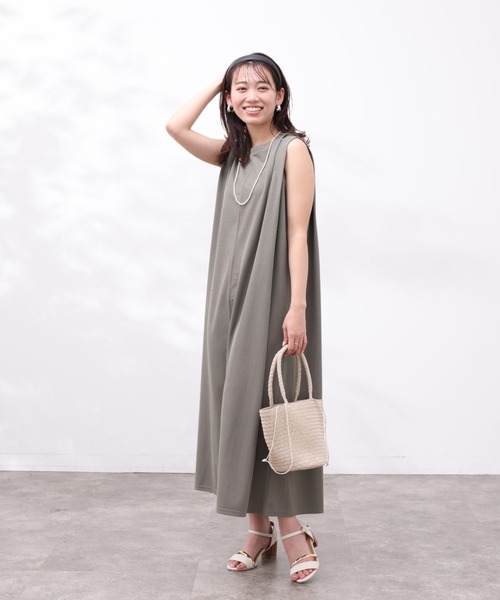 Chez toi（シェトワ）の「ショルダータックカットワンピース（ワンピース・レディース・カーキ/ブラック/ピンク/グレイッシュベージュ・FREE）」の8枚目の写真