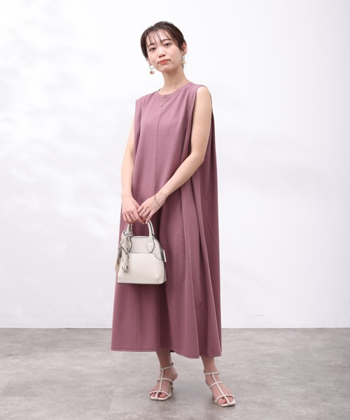 Chez toi（シェトワ）の「ショルダータックカットワンピース（ワンピース・レディース・カーキ/ブラック/ピンク/グレイッシュベージュ・FREE）」の12枚目の写真