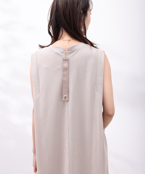 Chez toi（シェトワ）の「ショルダータックカットワンピース（ワンピース・レディース・カーキ/ブラック/ピンク/グレイッシュベージュ・FREE）」の16枚目の写真