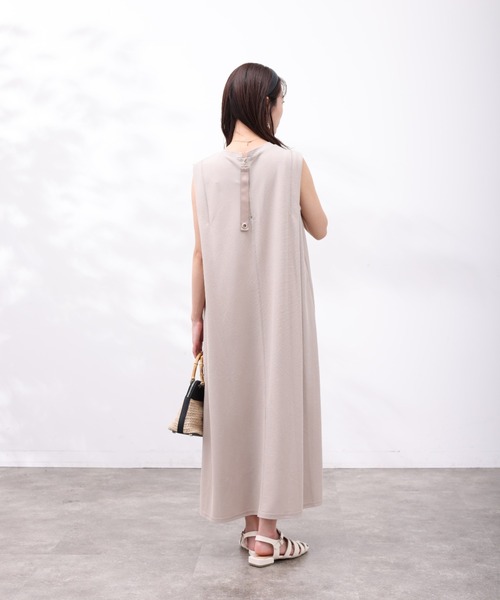 Chez toi（シェトワ）の「ショルダータックカットワンピース（ワンピース・レディース・カーキ/ブラック/ピンク/グレイッシュベージュ・FREE）」の17枚目の写真