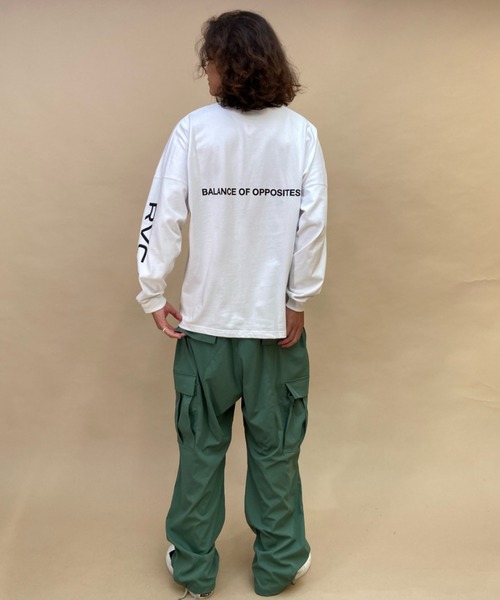 RVCA（ルーカ）の「RVCA/ルーカ ロゴロンT オーバーサイズ ドロップショルダー BD042-064（Tシャツ/カットソー・メンズ・カーキ/ブラック×ブラック/ホワイト×ブラック・M/S/L）」の8枚目の写真