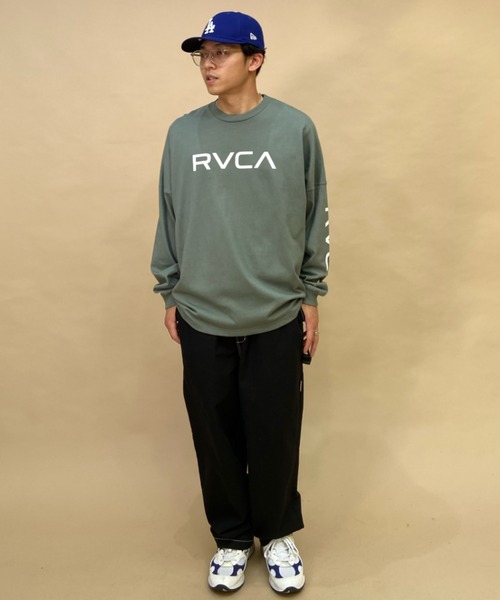 RVCA（ルーカ）の「RVCA/ルーカ ロゴロンT オーバーサイズ ドロップショルダー BD042-064（Tシャツ/カットソー・メンズ・カーキ/ブラック×ブラック/ホワイト×ブラック・M/S/L）」の18枚目の写真