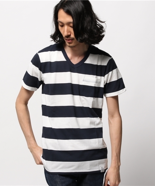 AZUL by moussy(アズールバイマウジー)の「太ボーダーVネック半袖ポケT(Tシャツ/カットソー・メンズ・ホワイト/トップグレー・SMALL/LARGE/X-SMALL/X-LARGE/MEDIUM)」の2枚目の写真