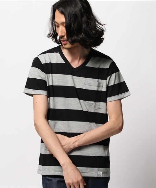 AZUL by moussy(アズールバイマウジー)の「太ボーダーVネック半袖ポケT(Tシャツ/カットソー・メンズ・ホワイト/トップグレー・SMALL/LARGE/X-SMALL/X-LARGE/MEDIUM)」の1枚目の写真