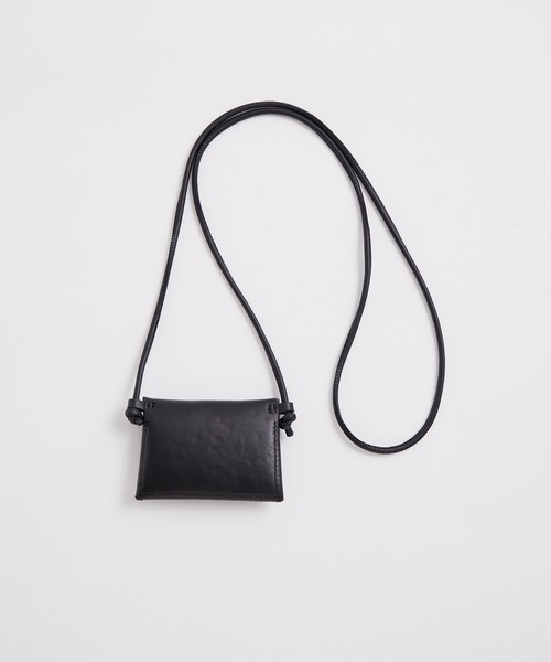 ADAM ET ROPE'（アダムエロペ）の「レザー ポーチ ネックウォレット（ショルダーバッグ・メンズ・ブラック・FREE）」の4枚目の写真