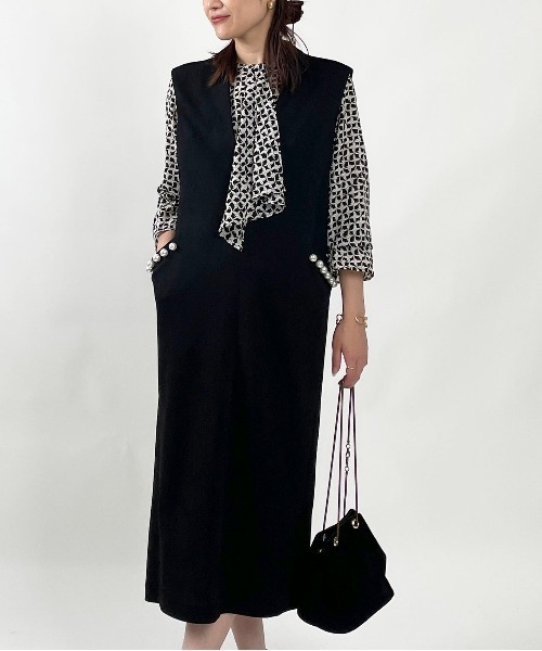 PICCIN PERLA（ピッチンペルラ）の「パール付きストレートジャンスカ（サロペット/オーバーオール・レディース・ブラック/グレー/アイボリー・M）」の3枚目の写真