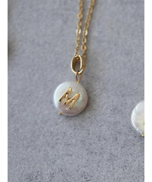 AMERICAN HOLIC（アメリカンホリック）の「イニシャル淡水パールネックレス（ネックレス・レディース・A/K/M/R/S/Y・FREE）」の3枚目の写真