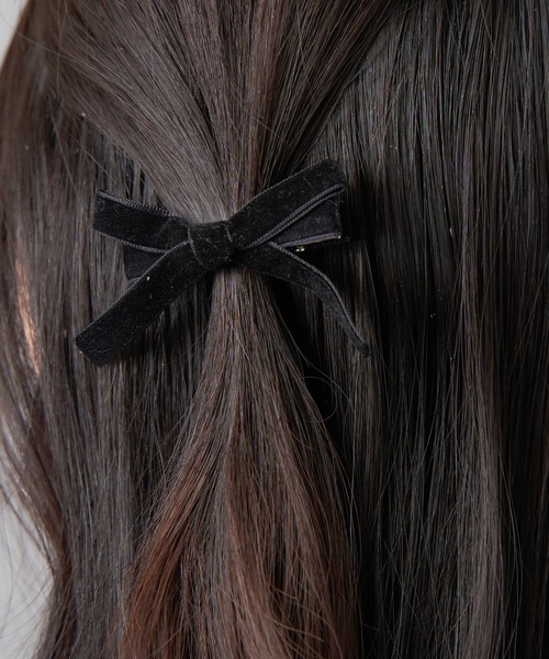 SPINNS（スピンズ）の「【2個セット】ベロアリボンヘアクリップ（バレッタ/ヘアクリップ・レディース・ブラック/レッド/ピンク・ONESIZE）」の11枚目の写真