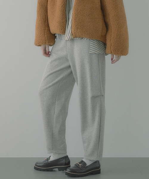 saloon（サルーン）の「SALOON(サルーン)/コクーンスウェットパンツ（スウェットパンツ・レディース・ライトグレー/ブラック/カーキ/アイボリー・FREE）」の16枚目の写真