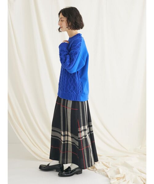 CRAFT STANDARD BOUTIQUE(クラフトスタンダードブティック)の「ケーブルニットドッキングスウェット(スウェット・レディース・杢グレー/モカ/レッド/ブラック/アイボリー/ブルー・FREE)」の19枚目の写真
