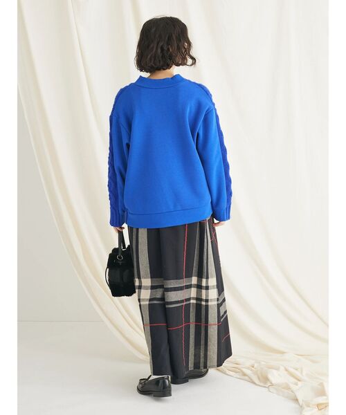 CRAFT STANDARD BOUTIQUE(クラフトスタンダードブティック)の「ケーブルニットドッキングスウェット(スウェット・レディース・杢グレー/モカ/レッド/ブラック/アイボリー/ブルー・FREE)」の21枚目の写真