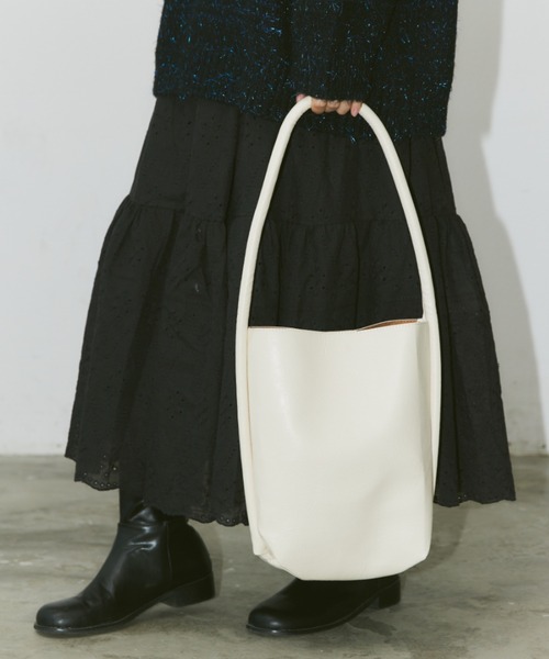 Libra Cue（リブラ キュー）の「ワンハンドルボックストート（トートバッグ・レディース・ブラック/アイボリー/ブラウン・FREE）」の4枚目の写真