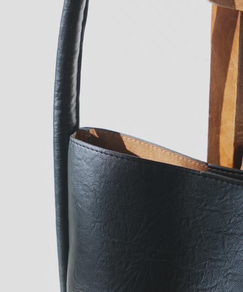 Libra Cue（リブラ キュー）の「ワンハンドルボックストート（トートバッグ・レディース・ブラック/アイボリー/ブラウン・FREE）」の14枚目の写真