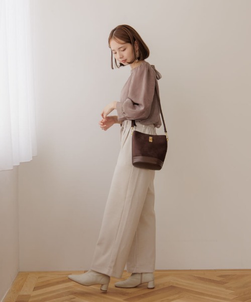 flower（フラワー）の「スエードバケットバッグ（ショルダーバッグ・レディース・ブラウン・FREE）」の17枚目の写真